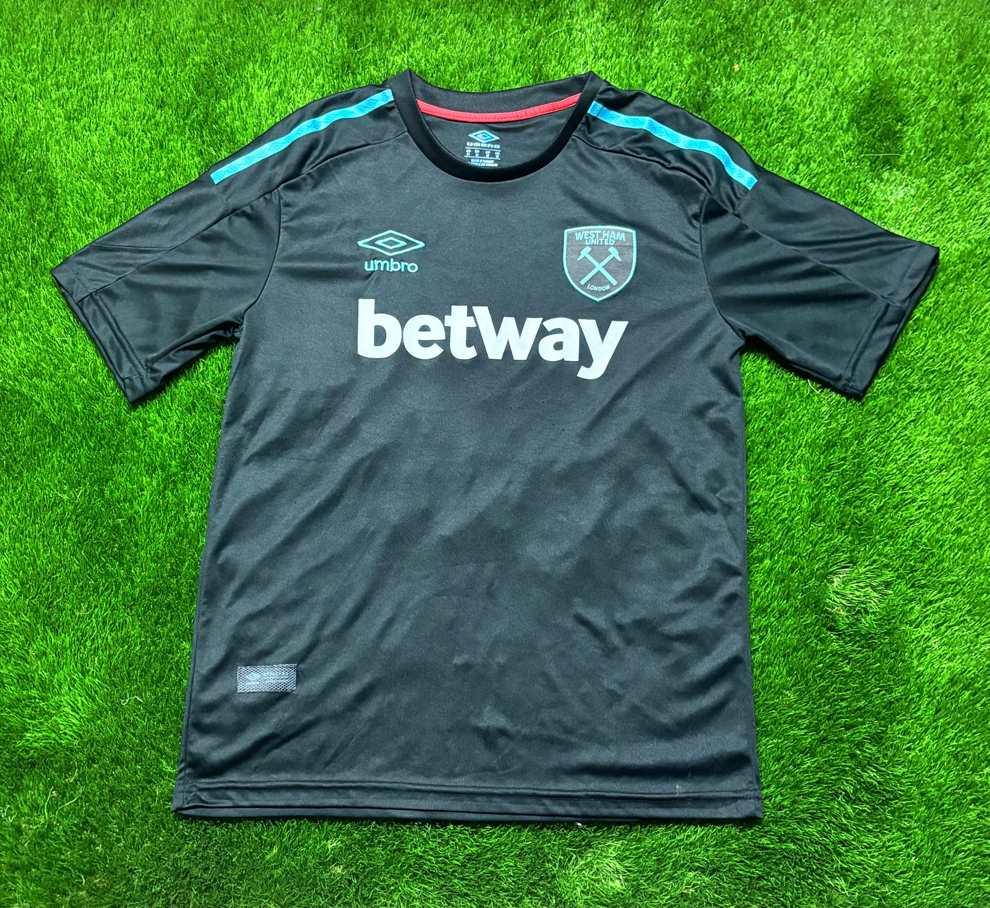 West Ham 2017/18 Away Shirt (M)