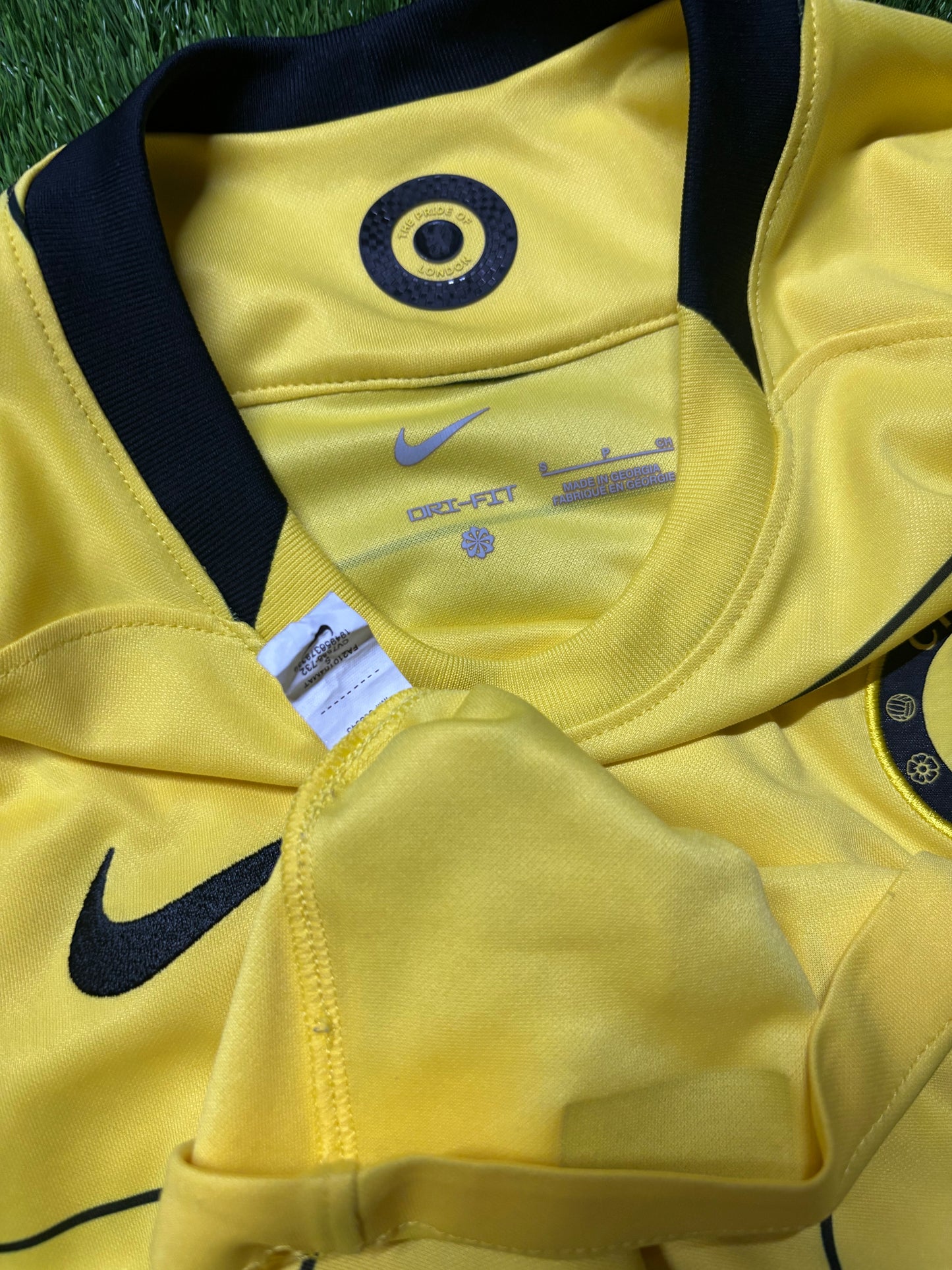 Chelsea 2021/22 Away Shirt (S)